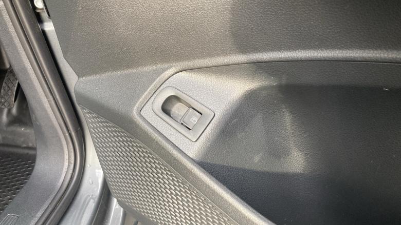 Ford Transit Connect 250 L2 Petrol 1.5 EcoBoost PHEV 150 Limited Van Auto